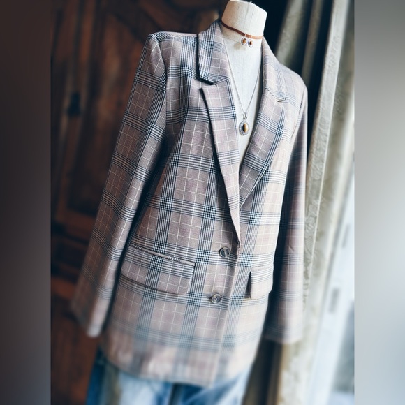 Avon Necklace & Earrings - Picture 10 of 10